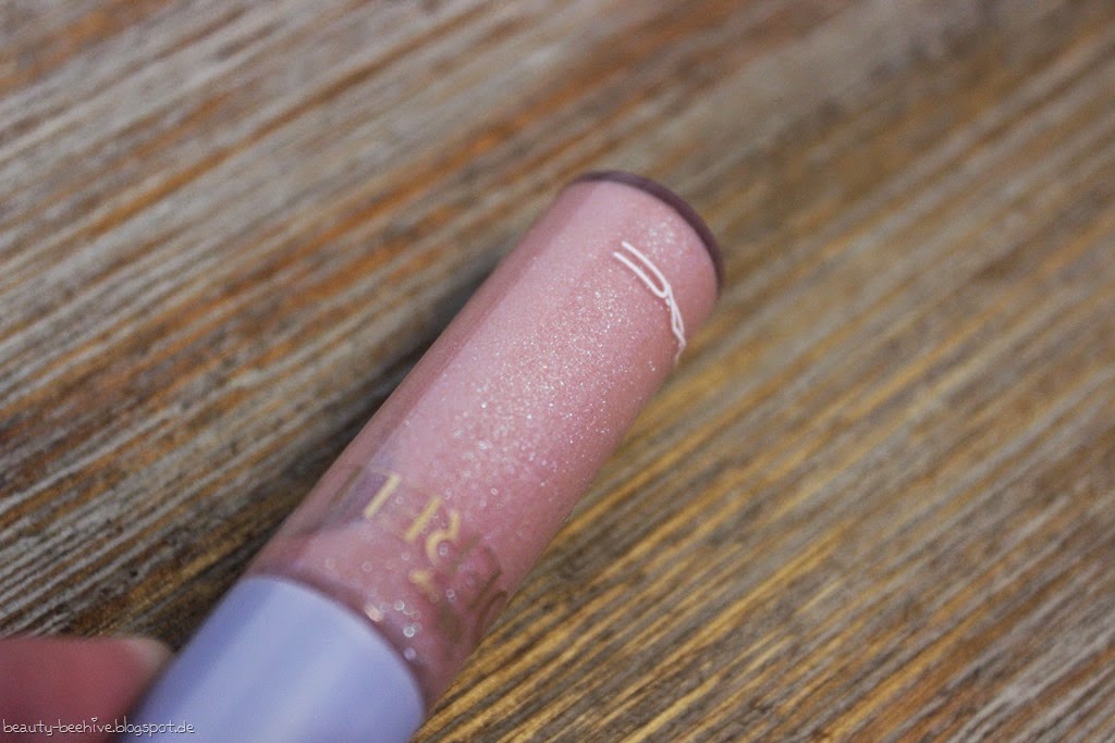[MAC%2520Cinderella%2520LE%2520Lipglass%2520Happily%2520Ever%2520After%25202%255B3%255D.jpg]