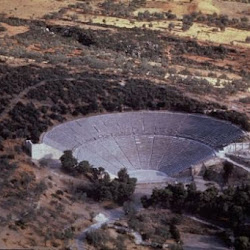 81.- Teatro de Epidauro