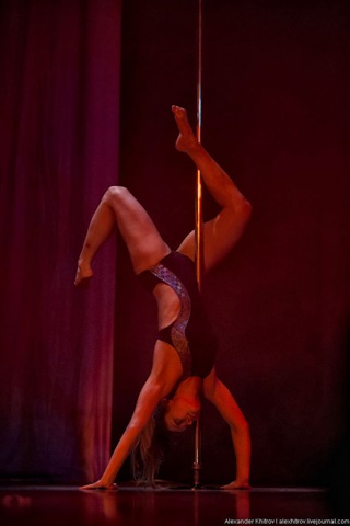 [russian-pole-dancing-competition-31%255B2%255D.jpg]