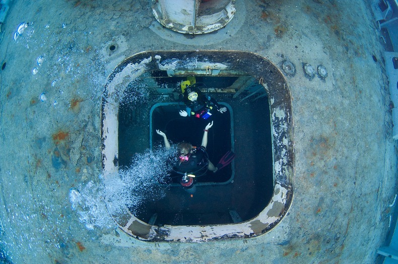 cayman-island-shipwreck-4