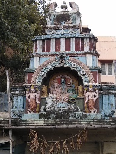 Shiva Parvathi with Ganesha at D'rayaswami Temple
