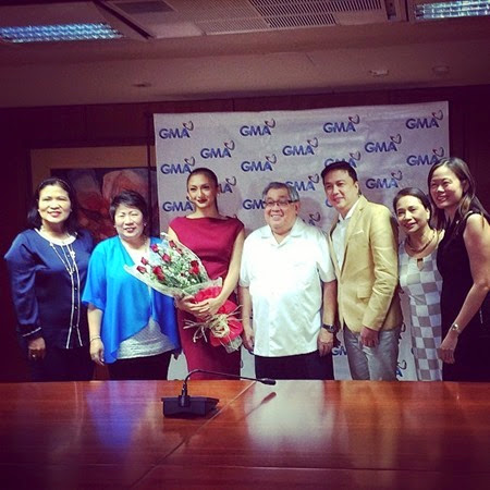 Iya Villania contract signing with GMA-7