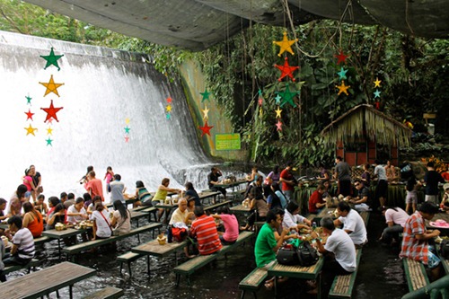 waterfall-restaurant-phillipines-1