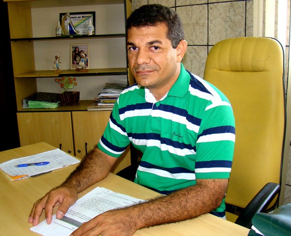 [VERONILDE%2520CAETANO%252C%2520PREFEITO%2520DE%2520GROSSOS%255B3%255D.jpg]