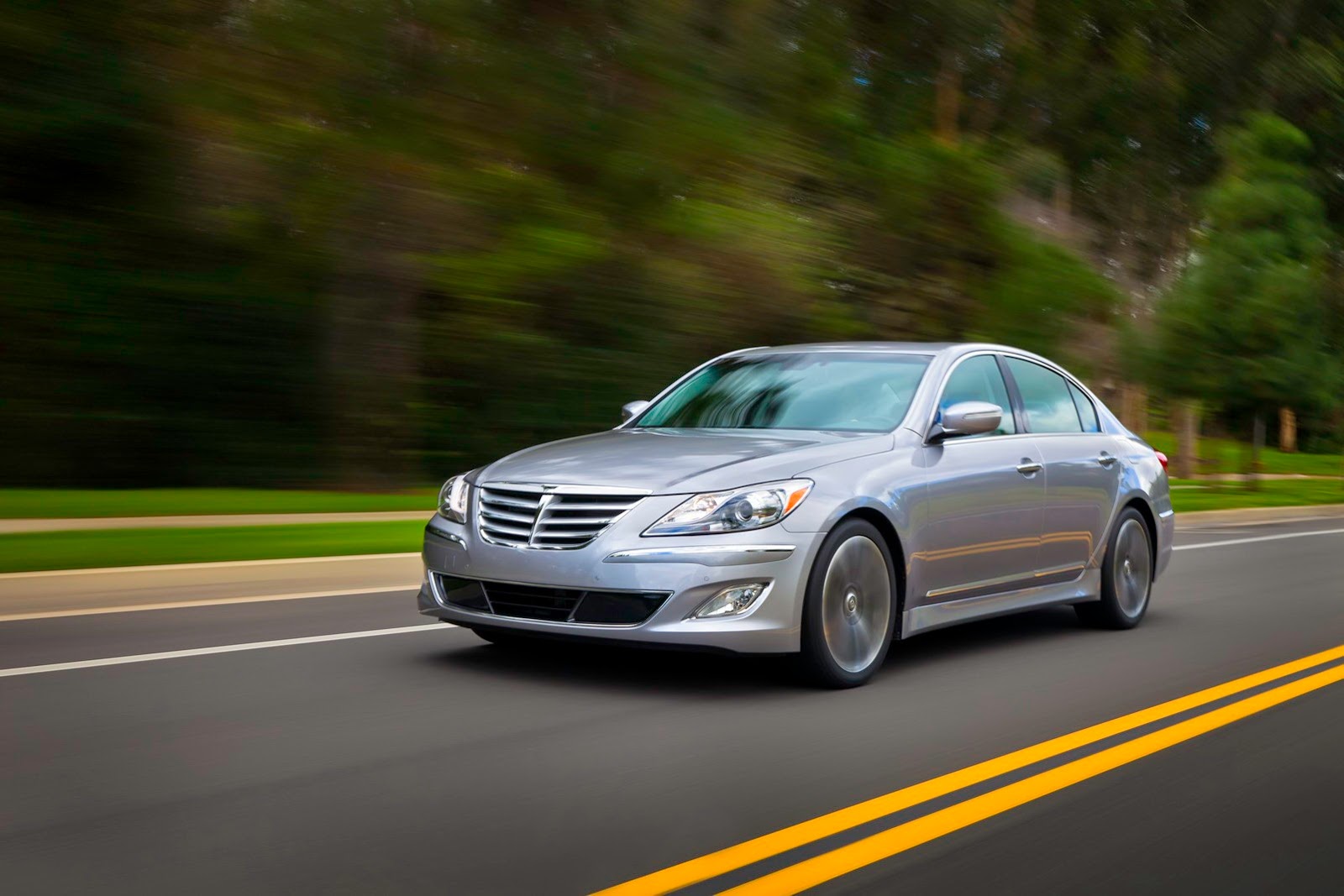[2013-Hyundai-Genesis-1%255B2%255D.jpg]