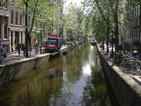 Obiective turistice Olanda - canalele din Amsterdam.jpg