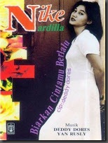 Nike Ardilla - Biarkan Cintamu Berlalu (1994)