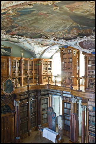 Bibliothèque de l'Abbaye Saint-Gall , Suisse (2)