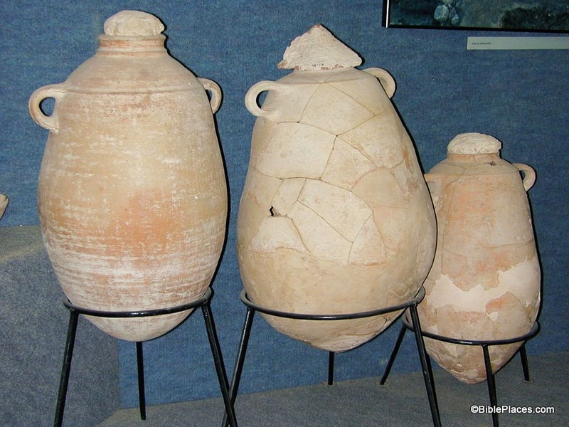 [Olive-oil-jugs-at-Ekron-Museum-tb031%255B2%255D.jpg]