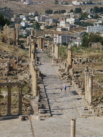 Obiective turistice Jerash: Cardo, Via Sacra