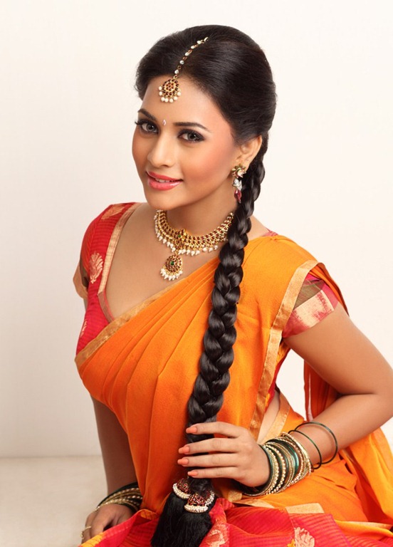 [tamil_new_actress_suza_in_cute_saree_stills%255B2%255D.jpg]