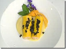 Cannelloni ripieni di salmone con olive nere all’arancia