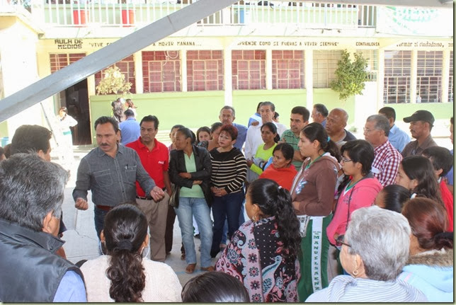 21-1-2014 ATENCION CIUDADANA  Y VISITA A LA SECUNDARIA MANUEL SAENZ (2)