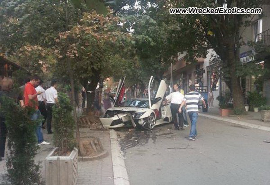 [Lamborghini-Crash-2%255B3%255D.jpg]