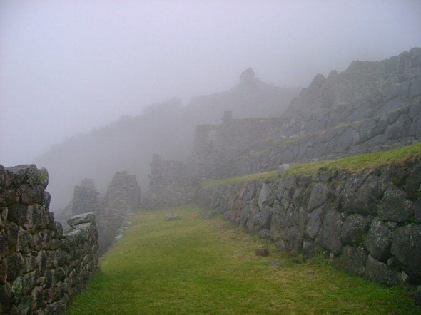 Machu Picchu com neblina