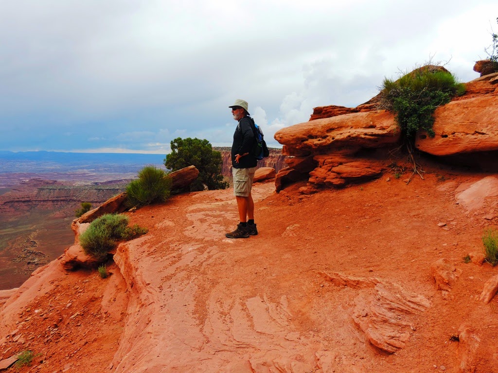 [canyonlands-grand-view-point-hike8.jpg]