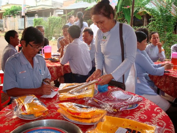 XuyenMocDieuTangNhaAnhViet_03.JPG