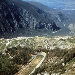 93.- Estadio de Delfos
