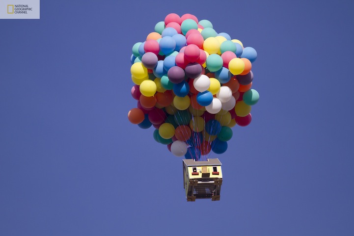 Flying-Balloon-House-Inspired-by-Disney-Pixar-Movie-Up-11.jpg