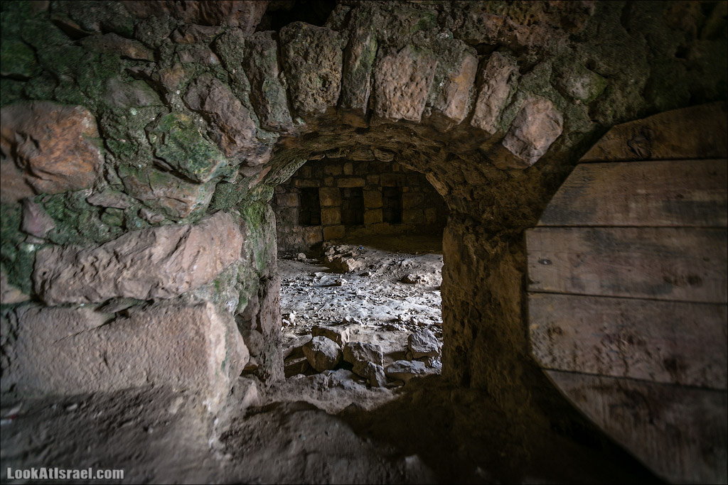 LookAtIsrael.com - Фото путешествия по Израилю | Крепость Бельмонт в кибуце Цуба | Belmont fortress