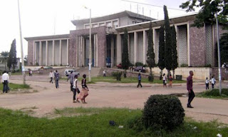 Bâtiment admistratif de l'Université de Kinshasa. Photo afriqueredaction.com