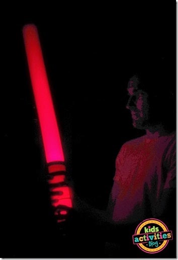 How to make a light saber out of a pool noodle that actually LIGHTS up! #kidsactivities #play #starwars #preschool How to make a light saber out of a pool noodle that actually LIGHTS up! #kidsactivities #play #starwars