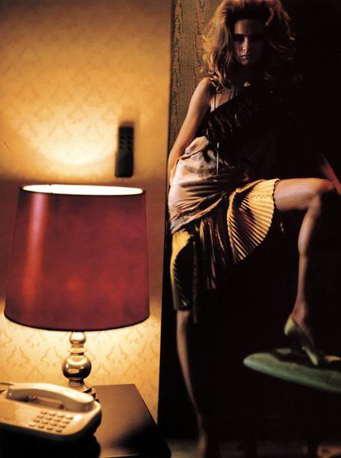 [vogue-uk-october-2002-through-a-glass-darkly-natalia-vodianova-paolo-roversi-4%255B5%255D.jpg]