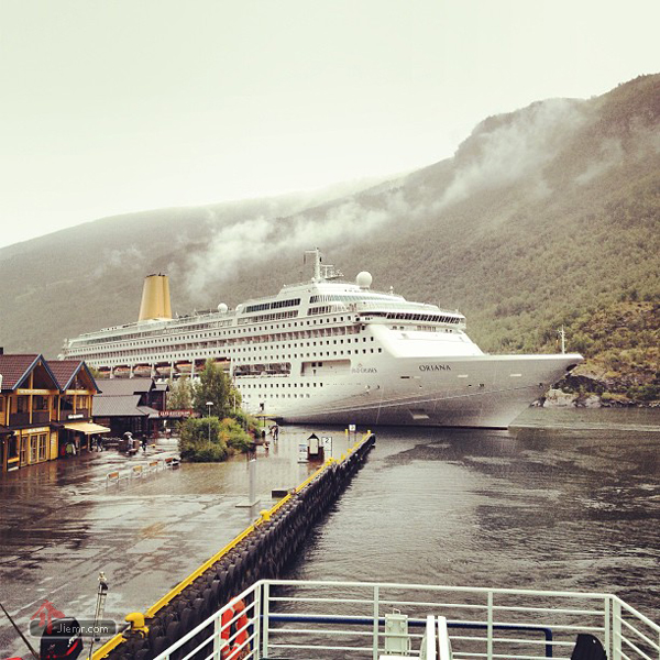 挪威峽灣的景色與渡輪