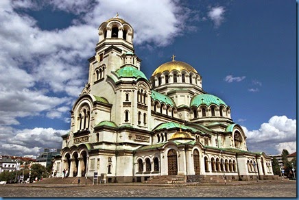 Bulgaria-Sofia-St-Alexander-Nevsky-Orthodox-Cathedral-Exterior-L