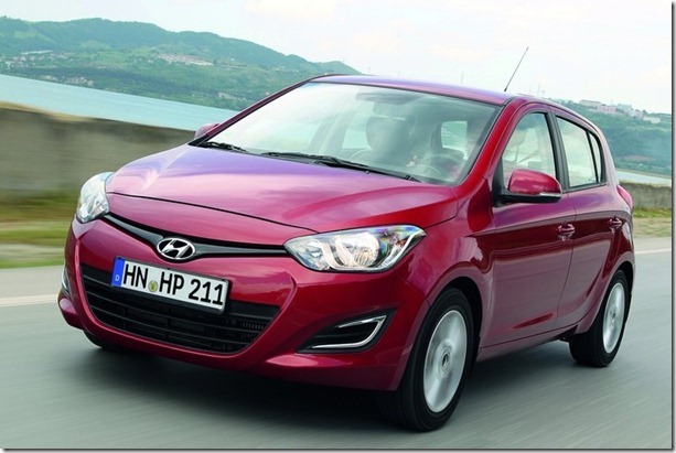 Hyundai-i20_2013_800x600_wallpaper_01