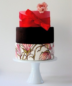 Red-Bow-Maggie-Austin-Cake-626x1024