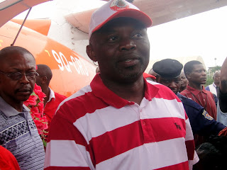 Vital Kamerhe lors de son arrivée à l'aéroport de Kindu, le 17/11/2011. Radio Okapi