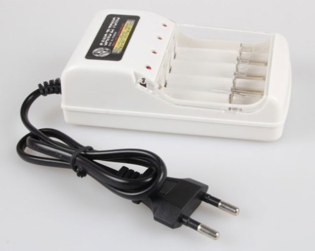 Sạc 4 viên pin pin AA và AAA