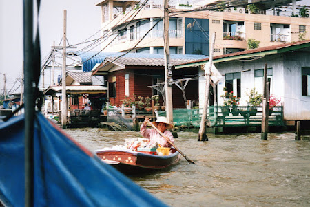 252. piata plutitoare Tonburi.jpg