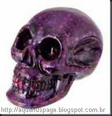 crânio de cristal violeta