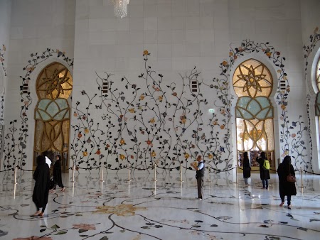 Intrare moschee Abu Dhabi