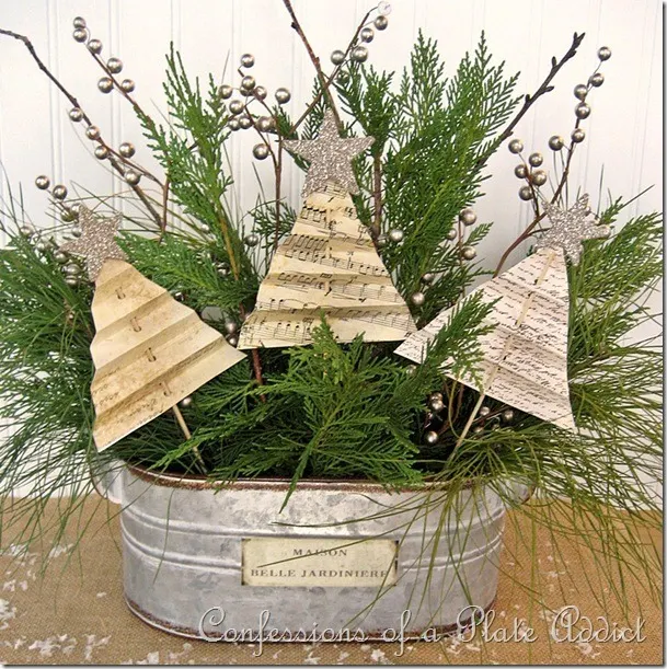 CONFESSIONS OF A PLATE ADDICT Shabby Christmas Centerpiece