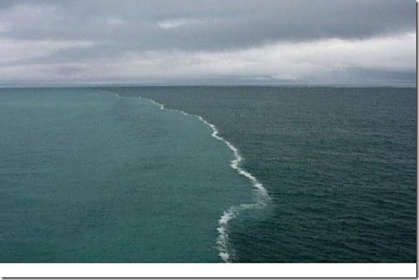 「陰陽海」台灣也有，但這是位於波羅的海與北海交匯於丹麥西北端的陰陽海，是由於兩股密度不一致海潮交會，無法融合成一體所致。