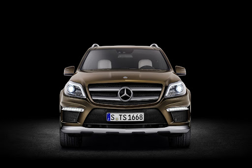 2013-Mercedes-Benz-GL-Class-02.jpg