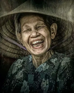 Phụ nữ đẹp nhất khi… Phụ nữ đẹp nhất khi…