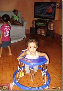 Nanu In walker