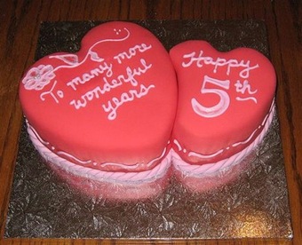 5 Year Anniversary Cake in red