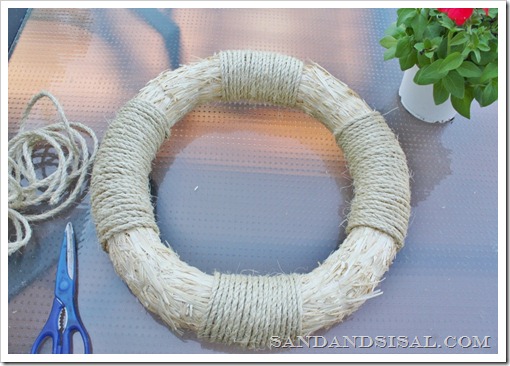 wrap wreath with rope 