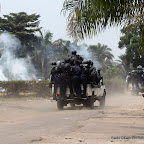 La Police pourchassant les militants de l’UDPS le 6/9/2011 à Kinshasa-Limeté. Radio Okapi/ Ph. John Bompengo