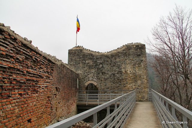 Cetatea Poenari turn
