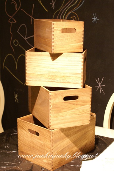 Nested herb crates diy at www.junkinjunky.blogspot.com