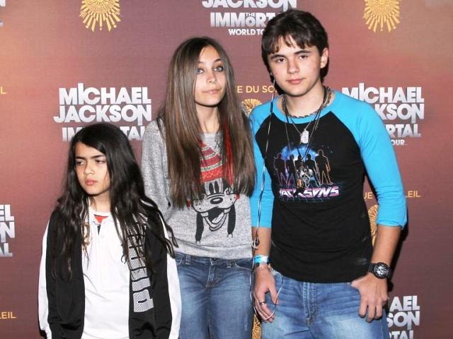 Juiz nomeia novo tutor para filhos de Michael Jackson