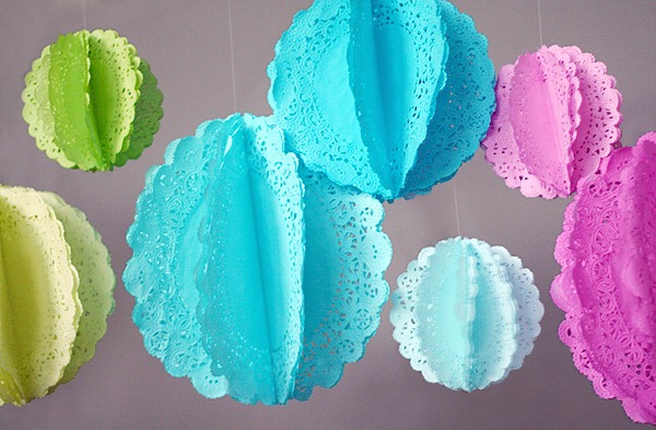 [doilies_hanging4.jpg]