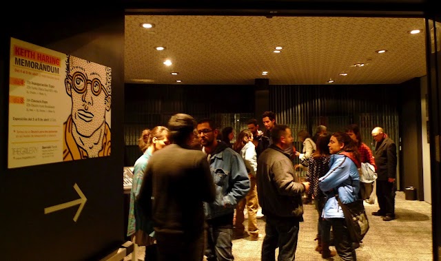 #Tendències / Sis grafiters de #BCN homenatgen Keith Haring a l’Hotel @BarcelóRaval
