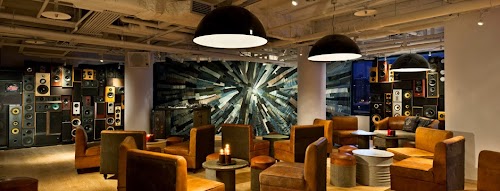 amba-TAIPEI-XIMENDING-retro-chic-tingba-music-lounge.jpg